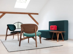 Side comfort pouf