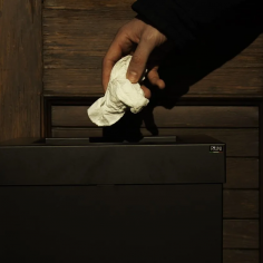 Trash bin