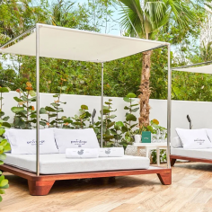 Grand belvedere cabana