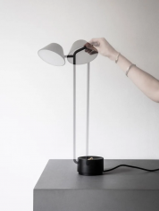 Peek table lamp