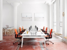 Кресло Mirra 2 фабрики HermanMiller