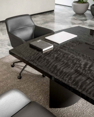 Стол для переговоров Mithos Carbon / Black фабрики CODUTTI
