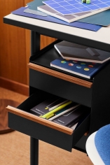 Стол письменный Mode фабрики Herman Miller