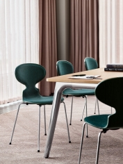 Стул без подлокотников ANT 3100 фабрики FRITZ HANSEN