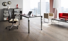Стол с круглыми ножками Easy Space фабрики NOWYSTUL