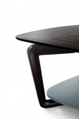 Столик журнальный Ilary wood base фабрики POLTRONA FRAU