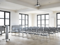 Стул с подлокотниками 320/20 Yonda Conference фабрики Wilkhahn