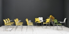 Стул с подлокотниками Caper Stacking фабрики Herman Miller