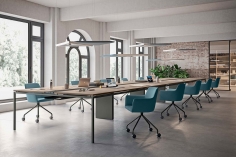 Стул с подлокотниками City фабрики QUADRIFOGLIO GROUP