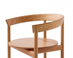 Стул с подлокотниками Comma фабрики Herman Miller