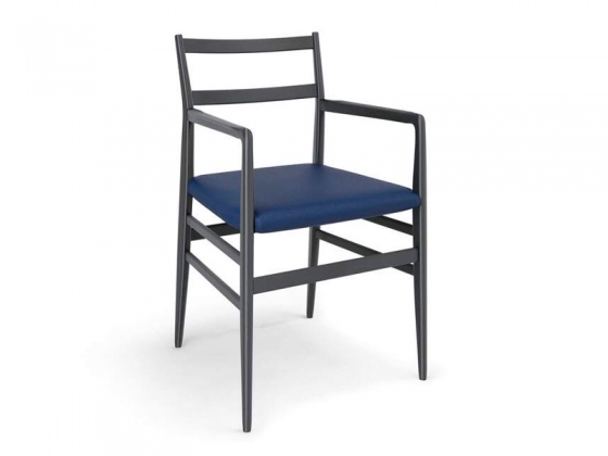 Стул с подлокотниками LEGGERA фабрики CASSINA