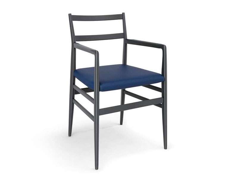 Стул с подлокотниками LEGGERA фабрики CASSINA