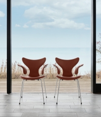 Стул с подлокотниками LILY 3208 фабрики FRITZ HANSEN