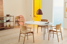 Стул с подлокотниками N01 фабрики FRITZ HANSEN