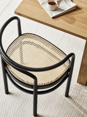 Стул с подлокотниками PK15™ Black coloured ash фабрики FRITZ HANSEN