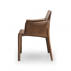 Стул с подлокотниками Saddle фабрики Walter Knoll