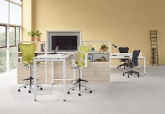 Стул высокий Mirra 2 фабрики Herman Miller
