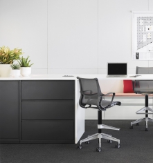 Стул высокий Setu фабрики Herman Miller
