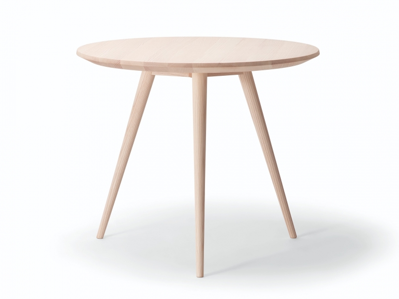 Her coffee table | столик
